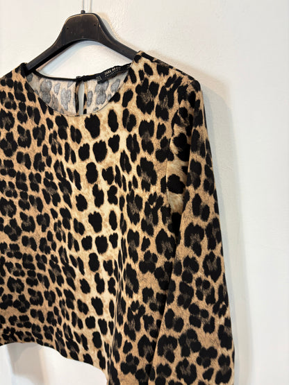 ZARA. Anima print blouse with openings. TM
