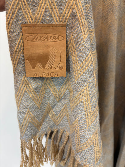TEXALPACA. Zig zar alpaca cape. YOU