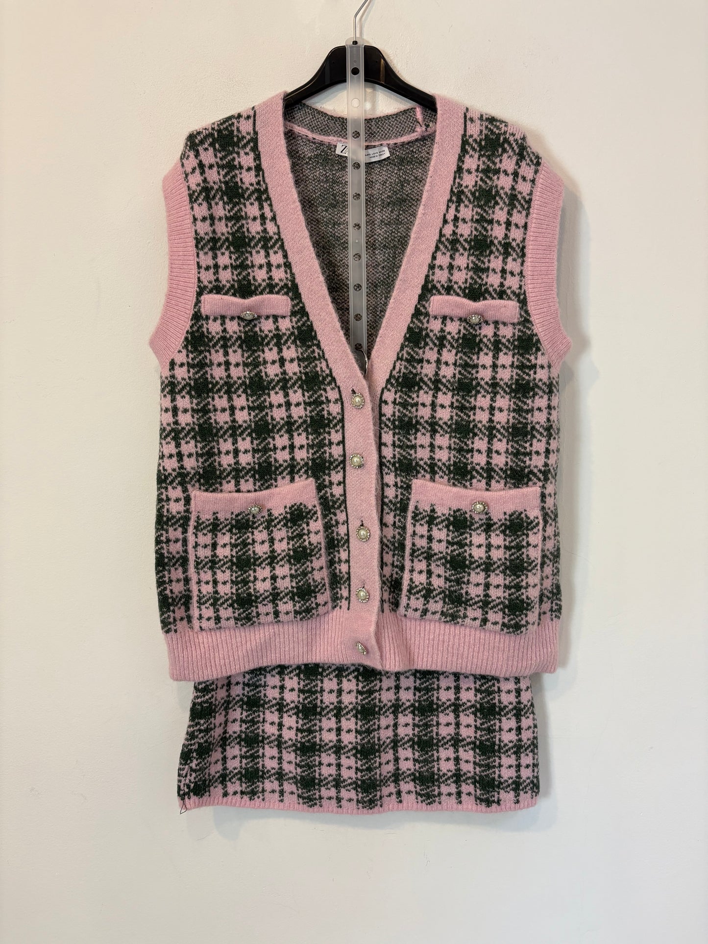 ZARA. Conjunto punto botones joya