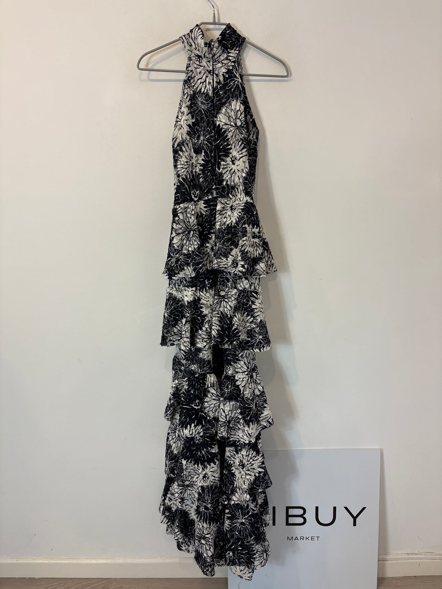 FRANCISCO ARCE. Vestido largo estampado floral y escote halter