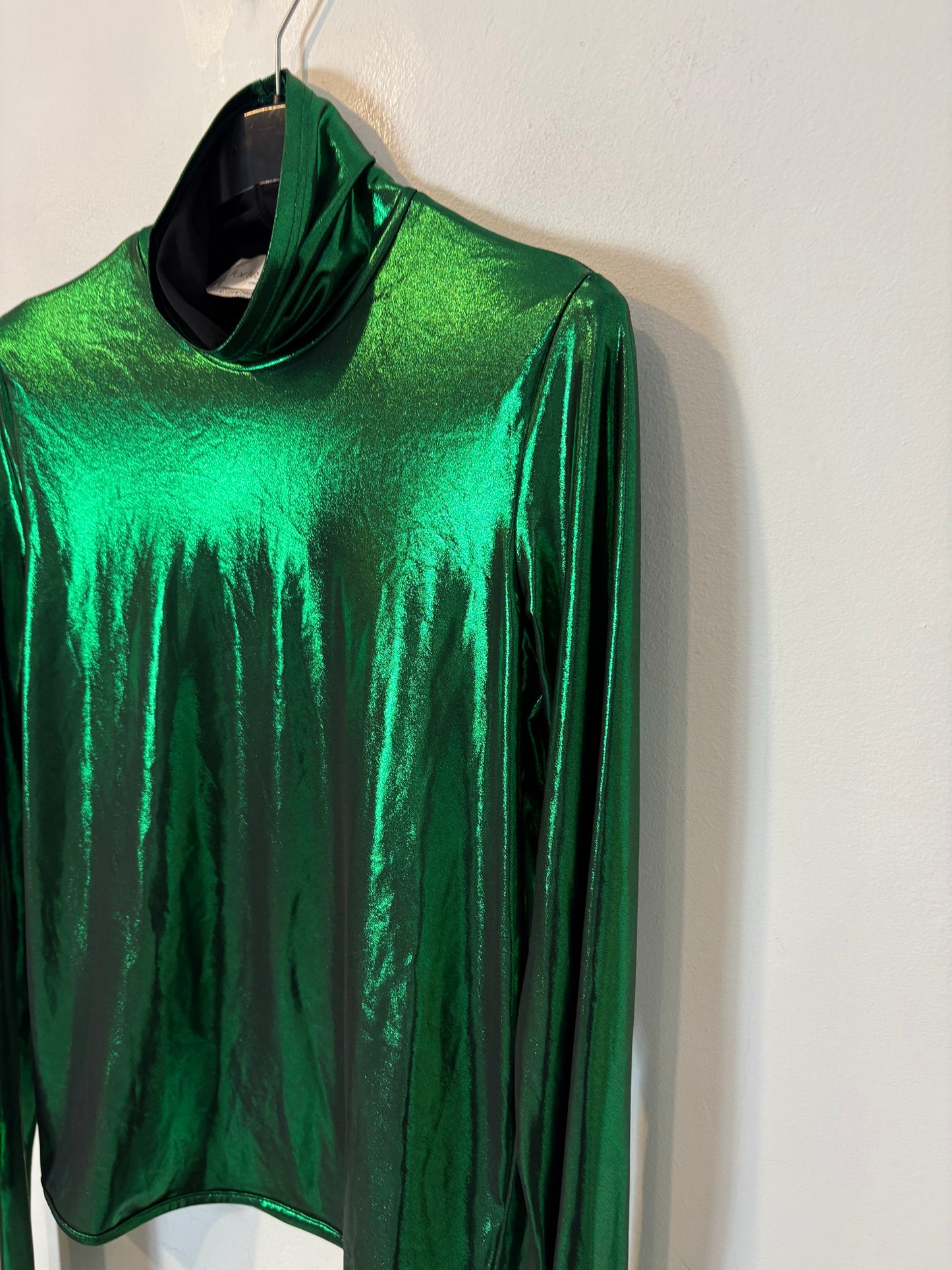 FORTE FORTE. Top verde metalizado