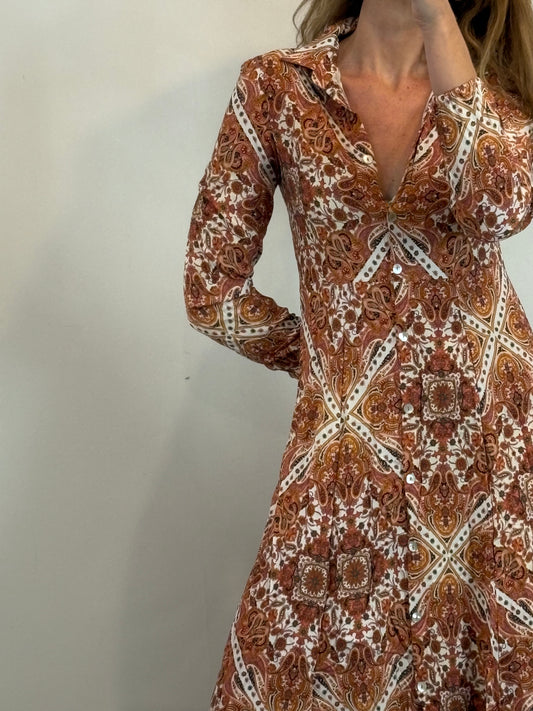 WHITE & ONE. Vestido largo camisero estampado