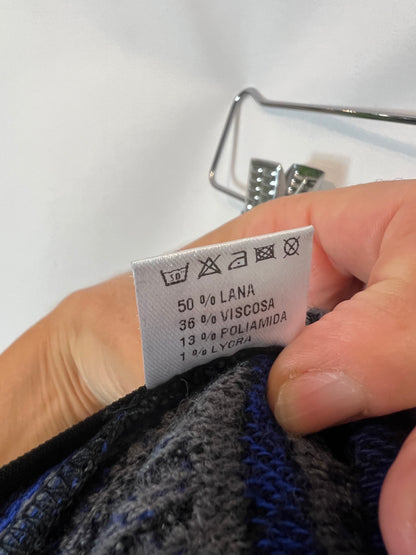 MAROLA. Short checked wool skirt. TS