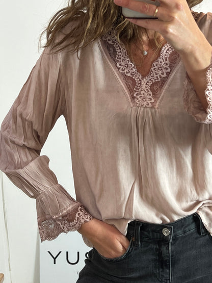 OTRAS. Top rosa empolvado encaje. T M