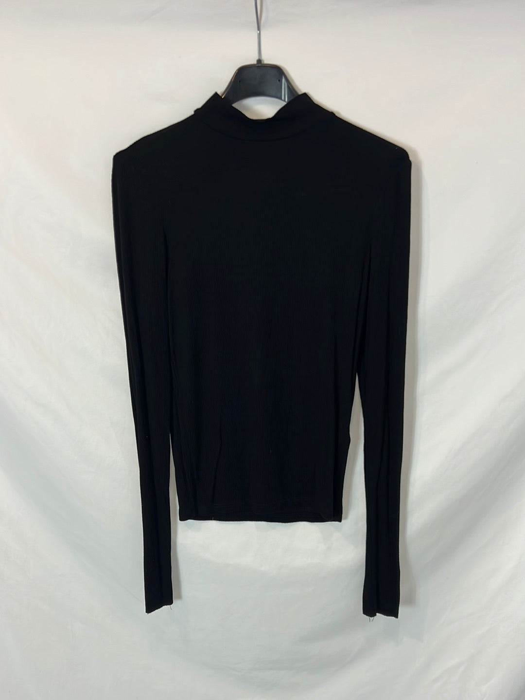 ZARA. Black ribbed Ts top