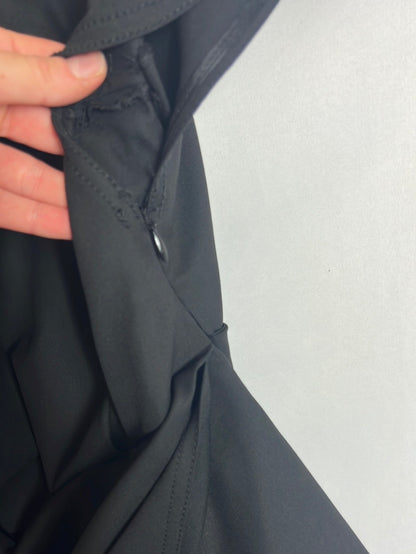 ZARA. Top negro asimétrico. T M