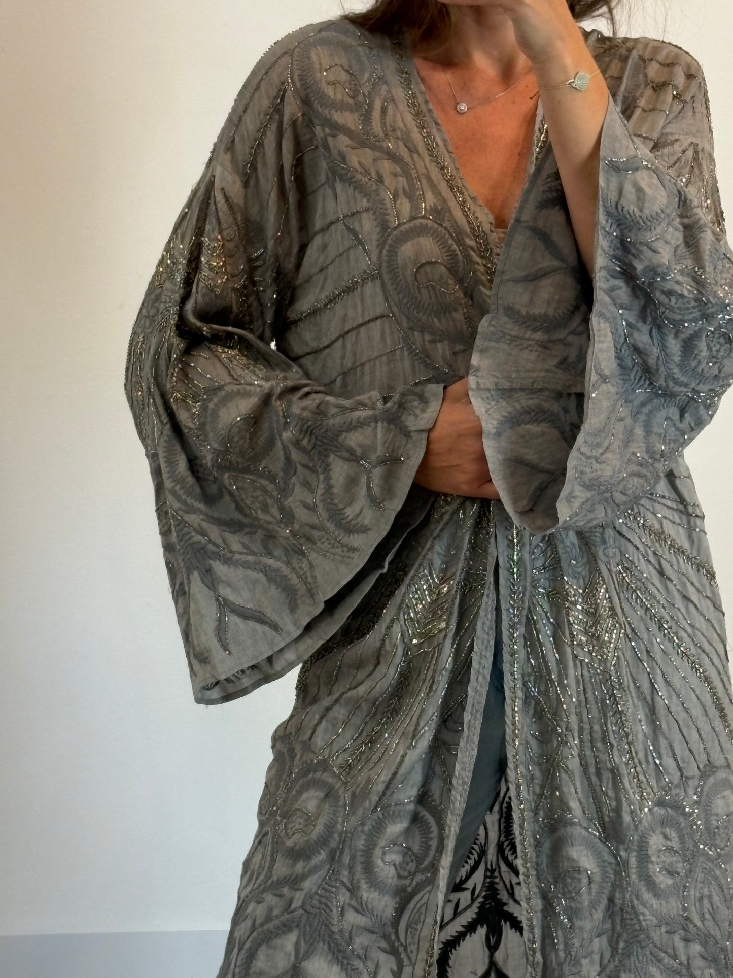 ZARA. Kimono largo pedrería. T M