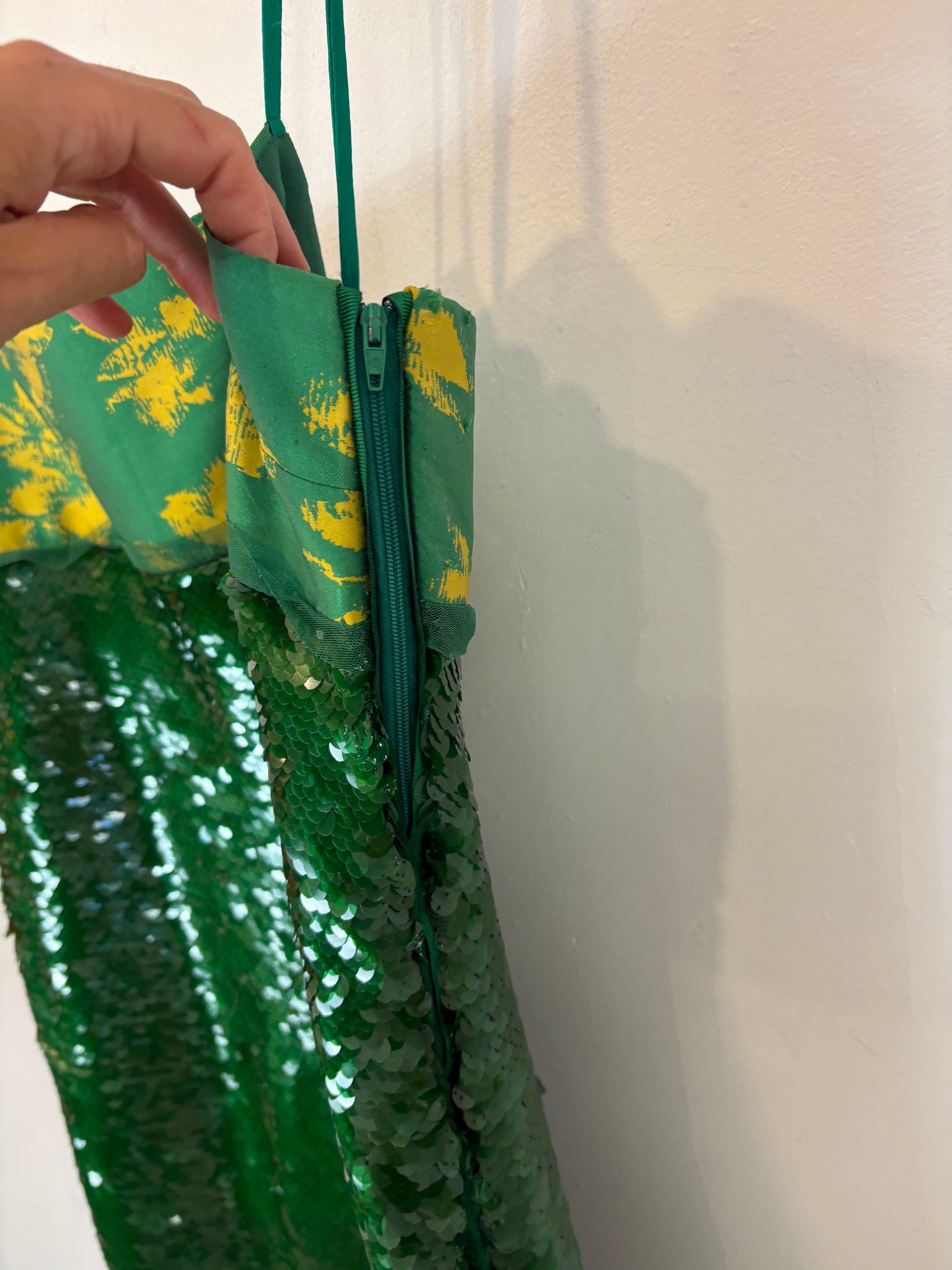 ZARA. Vestido midi lentejuelas. T L