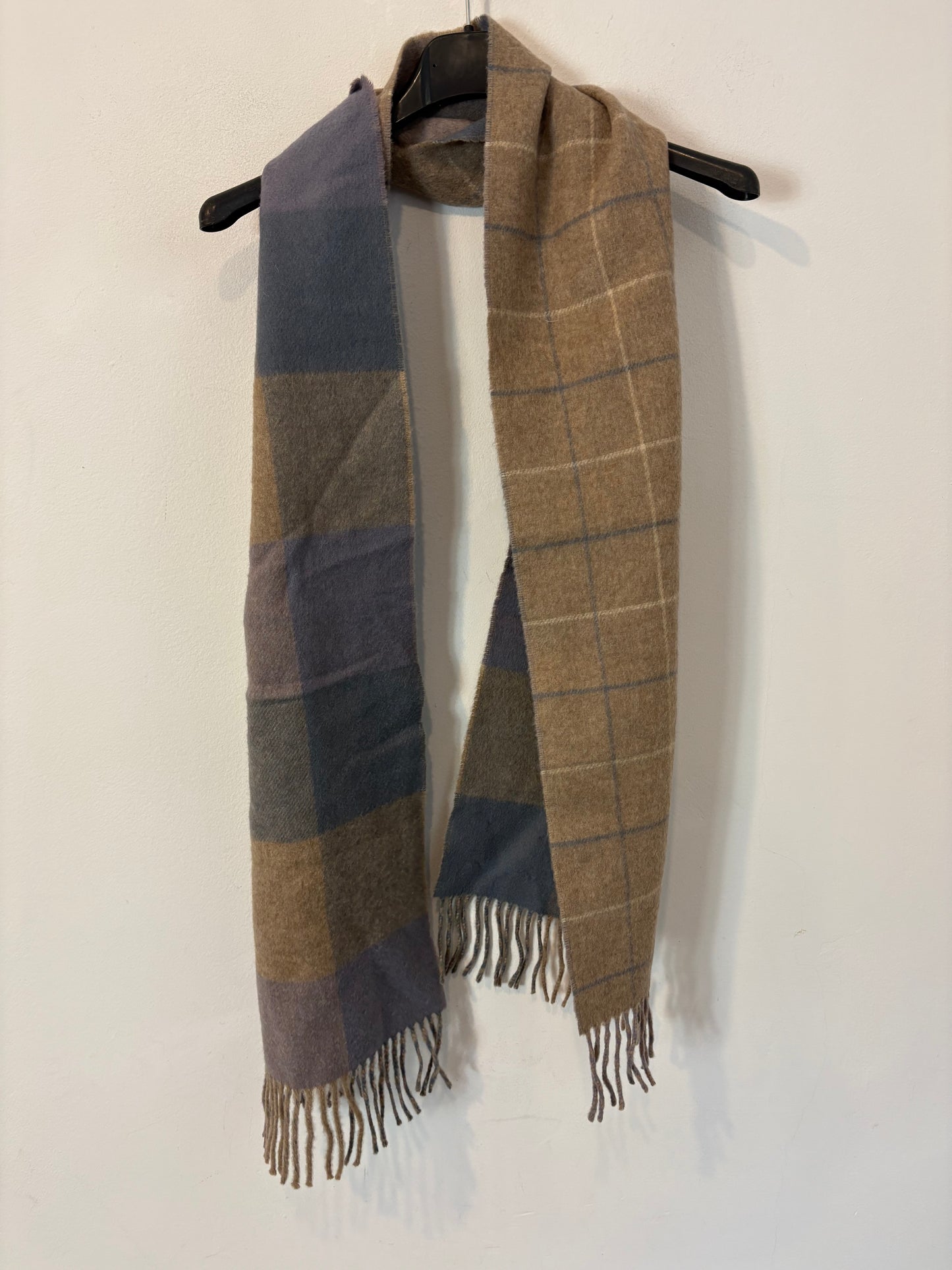 JOHNSTONS OF ELGIN. Bufanda cuadros cashmere