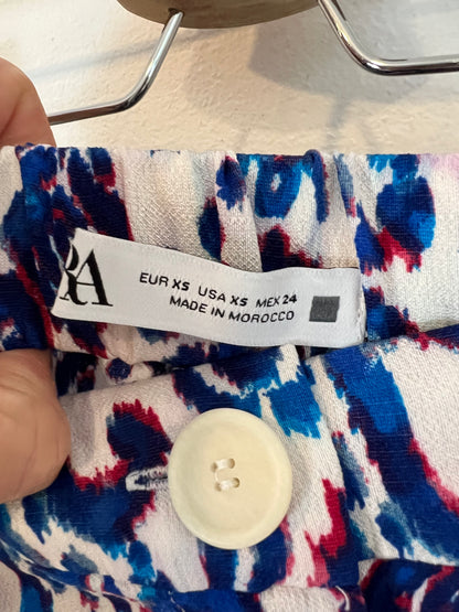 ZARA. Flowy blue printed trousers. Size XS