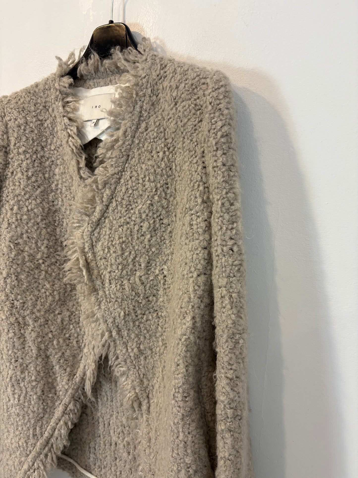 IRO. Chaqueta gris punto grueso