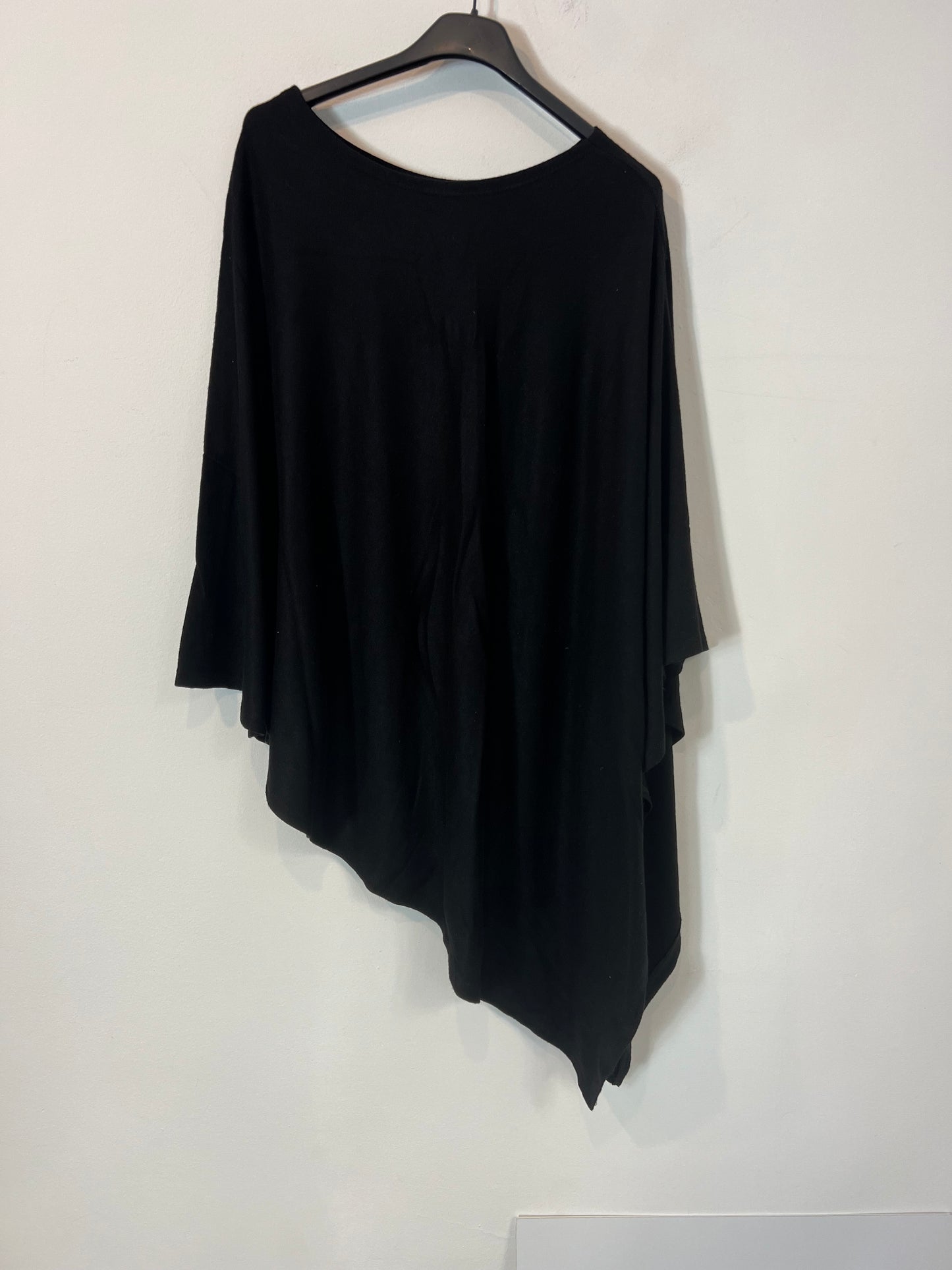 OTRAS. Top punto estilo poncho T.3xl
