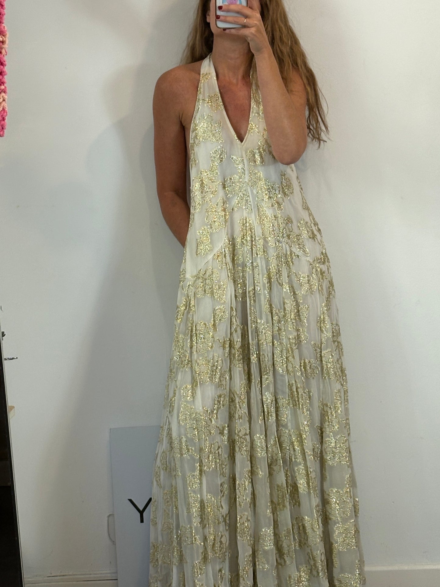 FREE PEOPLE. Vestido largo vaporoso hilos dorados