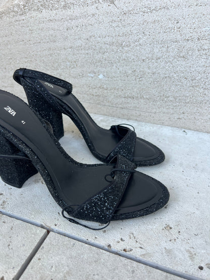 ZARA. Sandalias negras purpurina. T 41