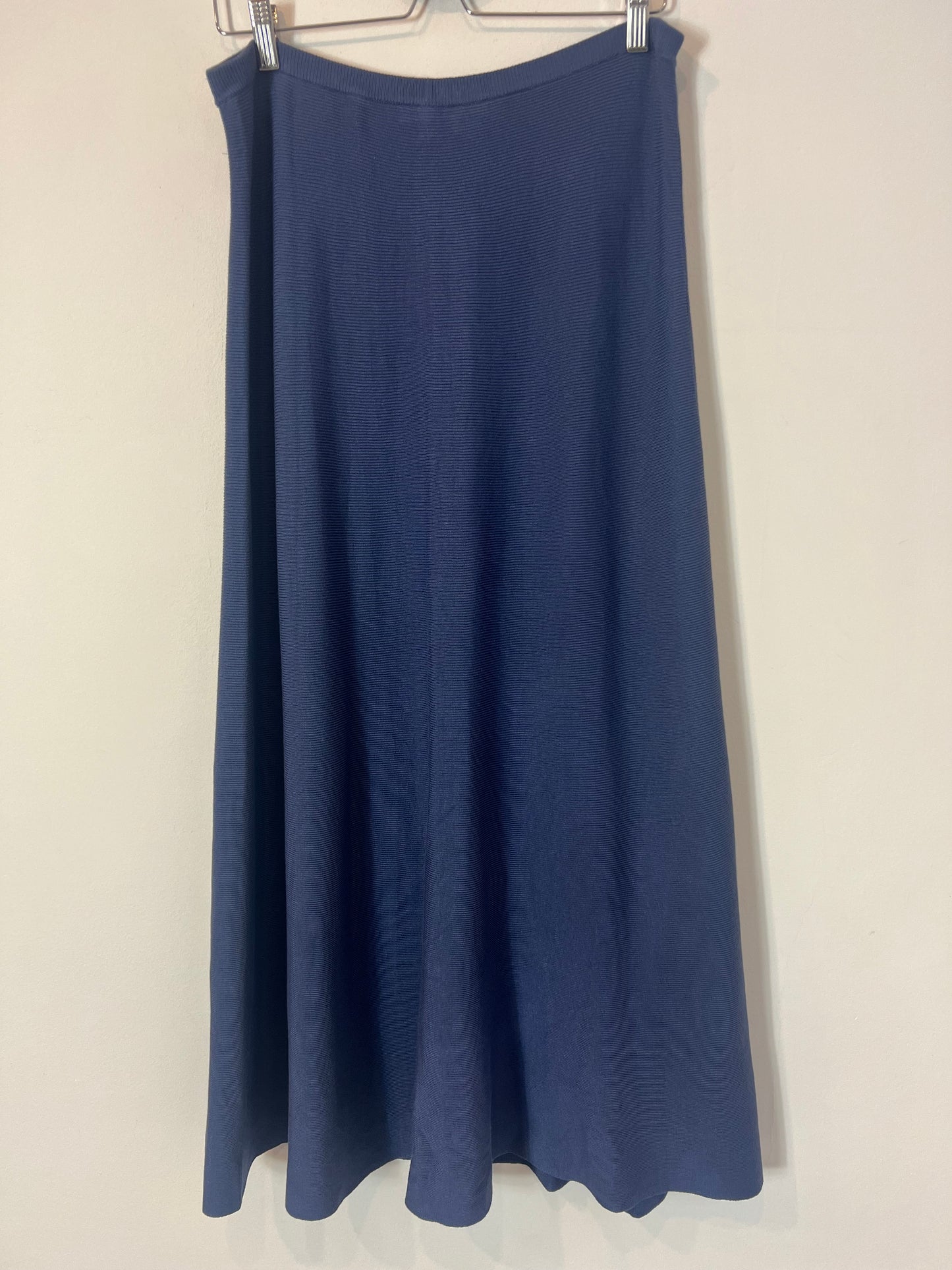 BODYFLIRT. Knitted blue midi skirt. T.L.
