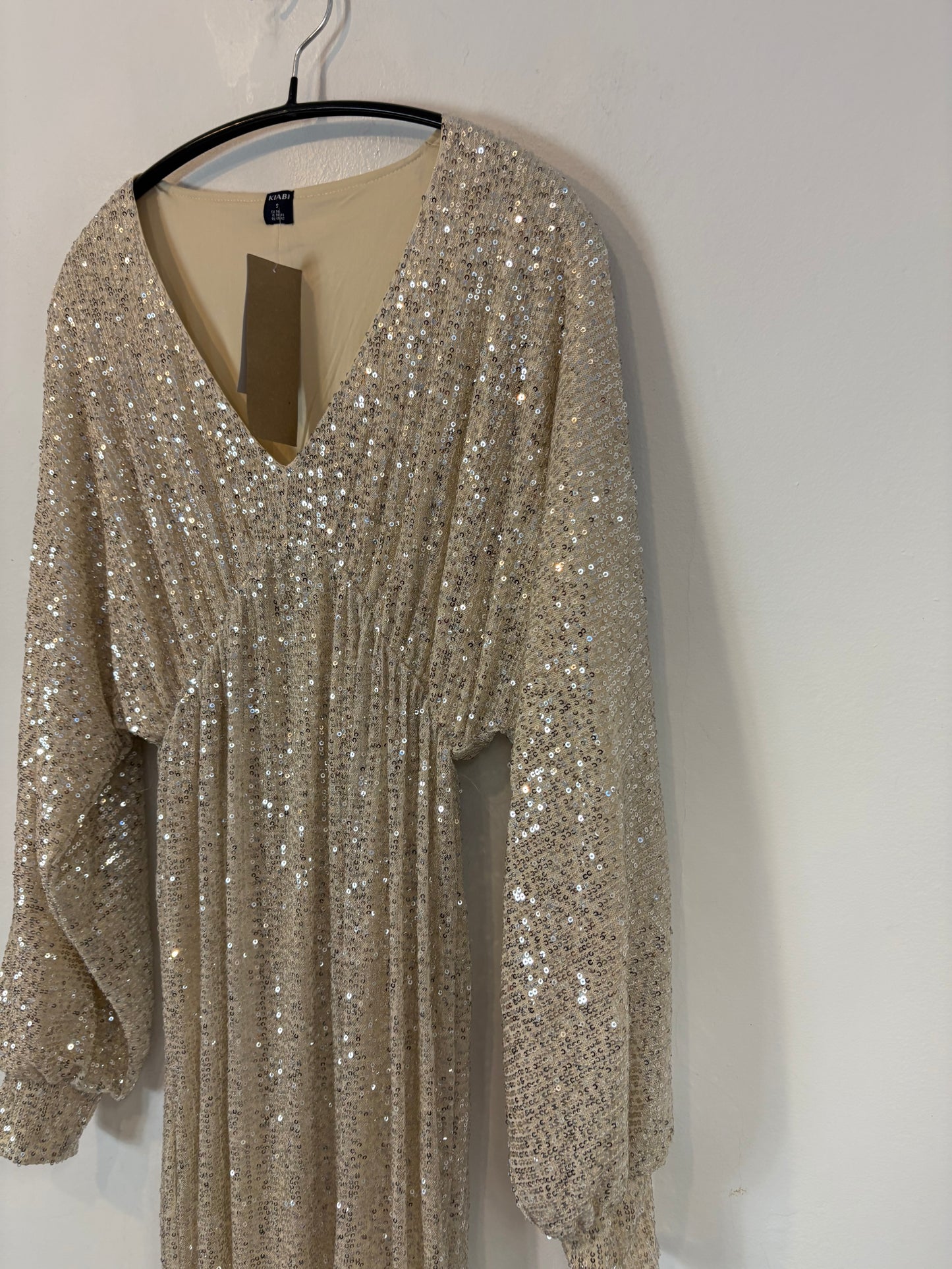 OTRAS. Vestido midi lentejuelas en beige