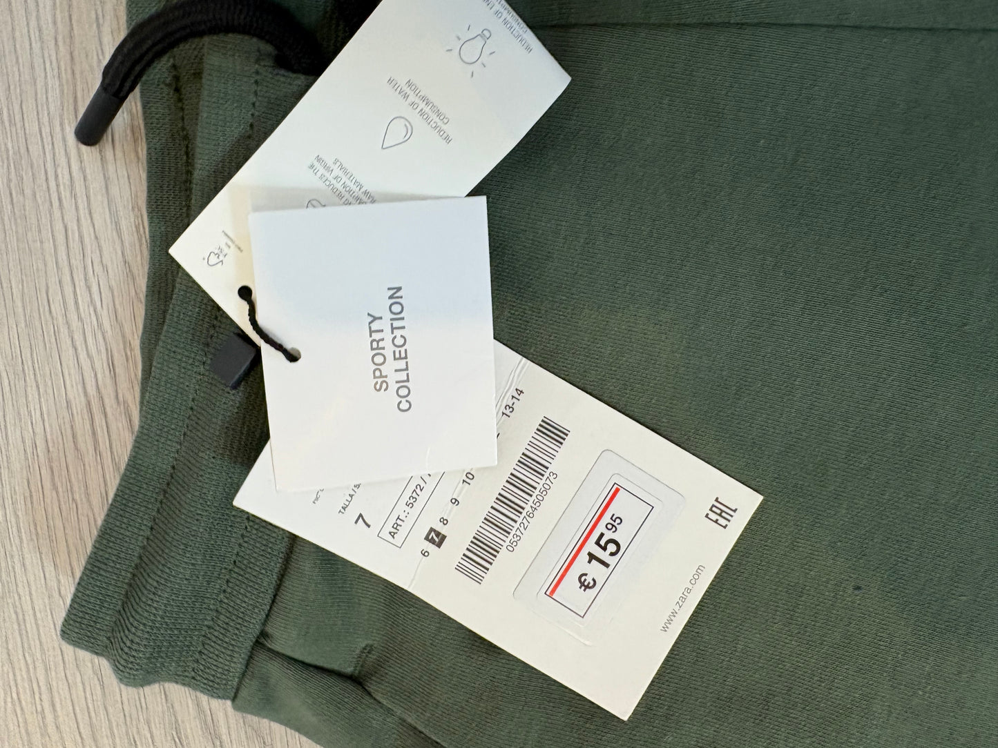 ZARA. Green plush Bermuda shorts. Size 7 years