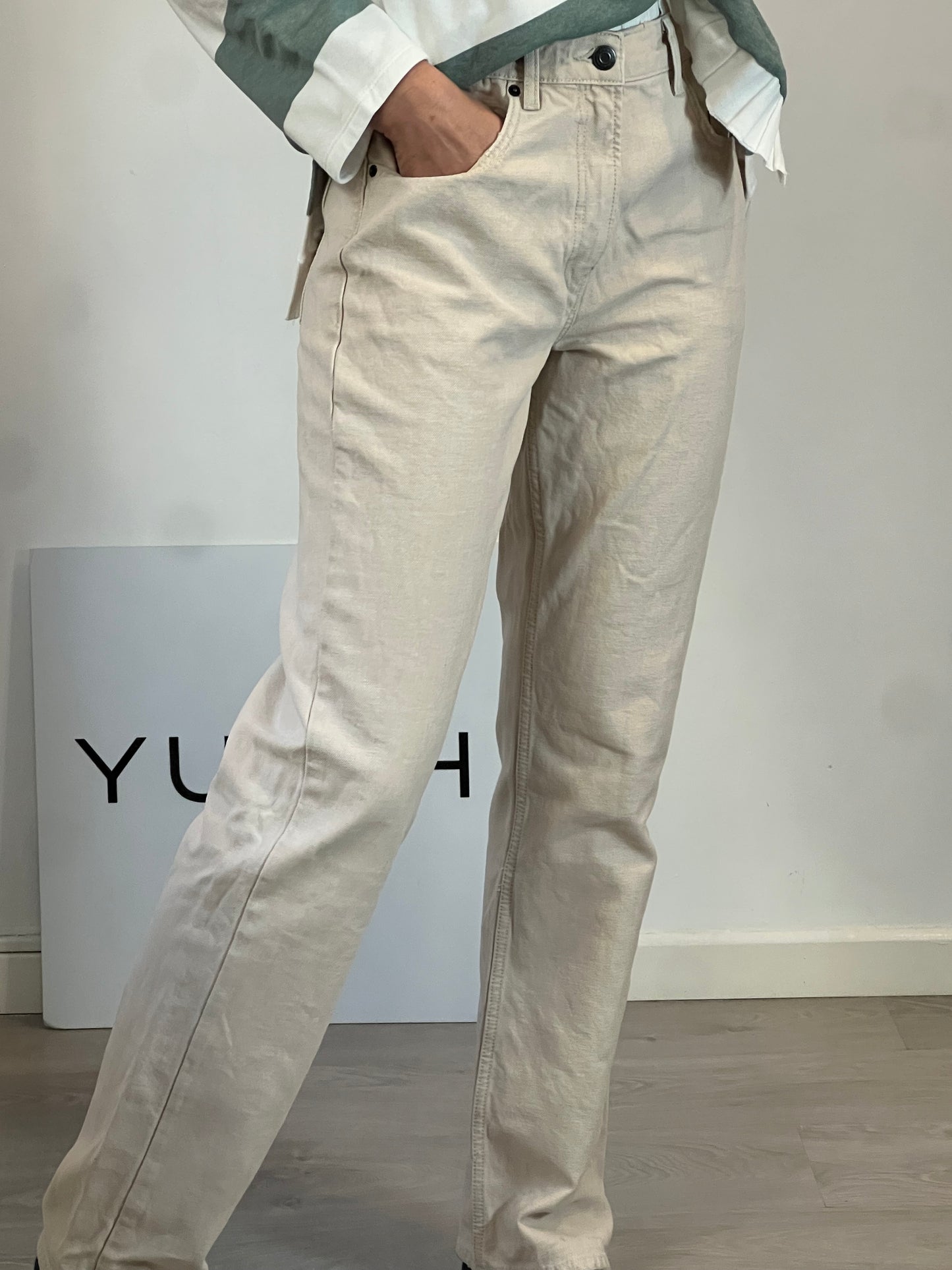 ZARA. Straight beige denim. Size 40