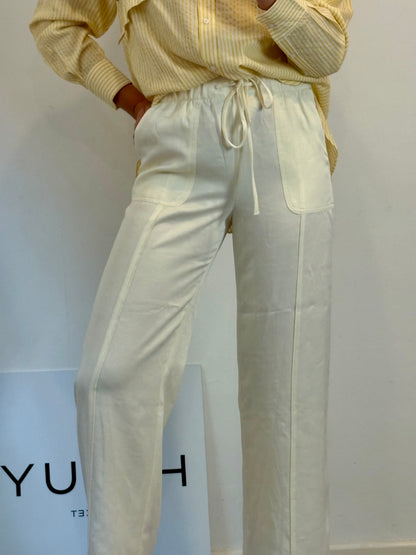 ZARA. Pantalón en crudo fluido