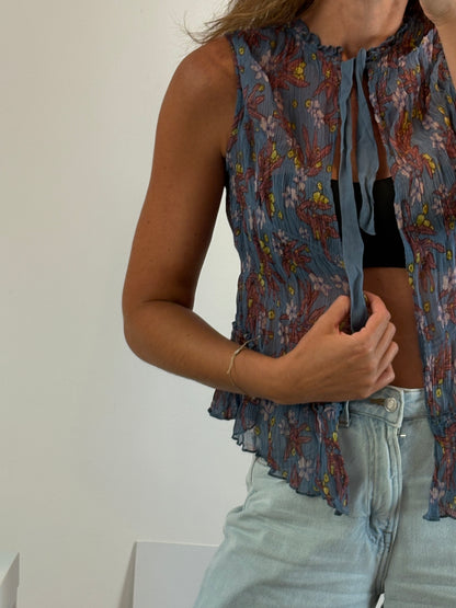 OTHERS. Flowy back top. (S)