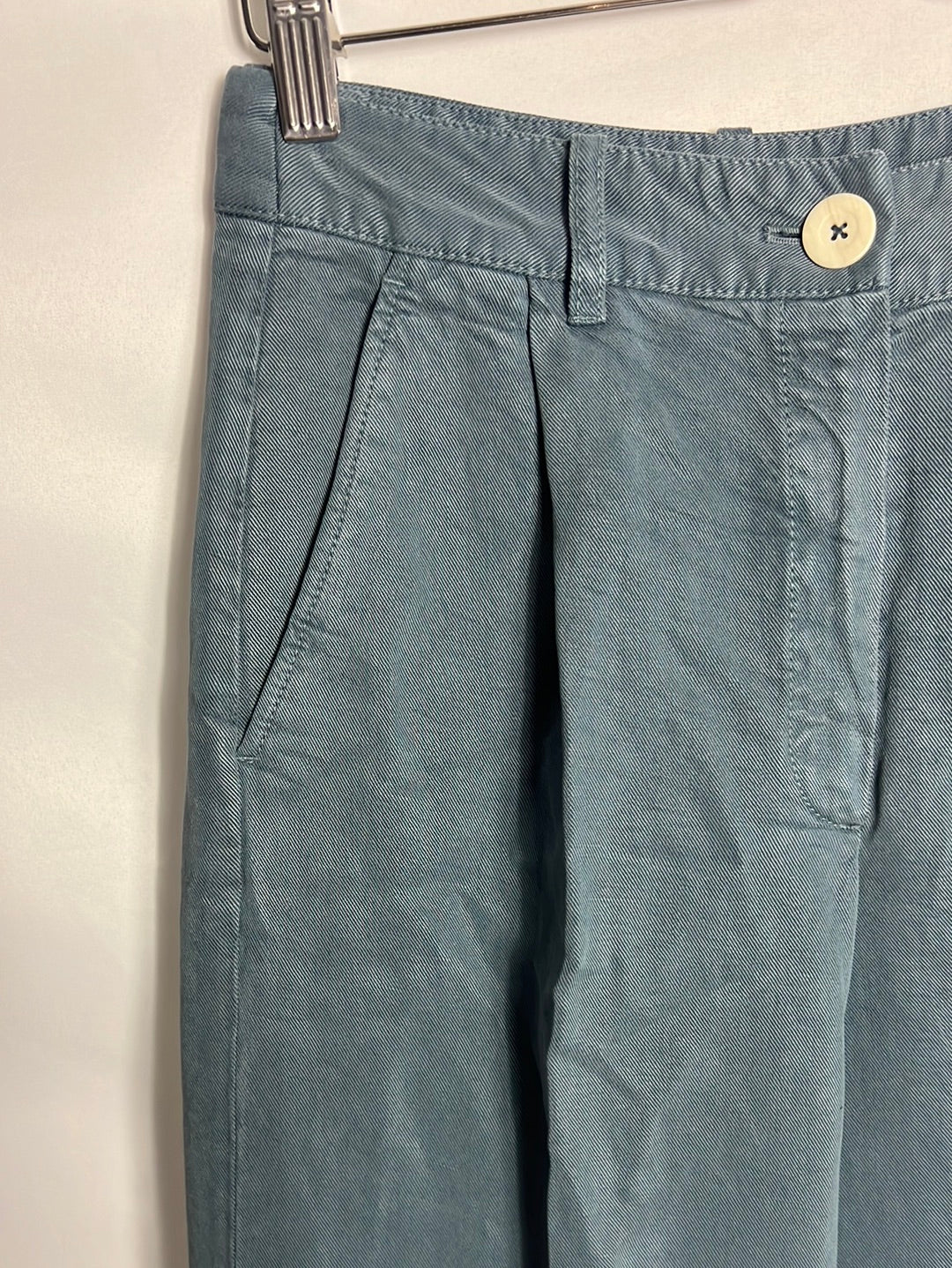 MASSIMO DUTTI. Pantalón azul pata ancha  fluido. T 38(Tara)