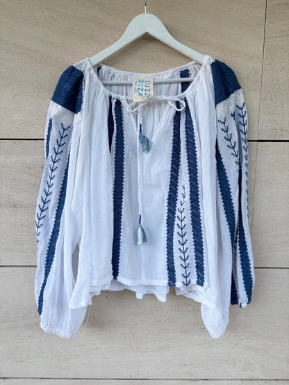 SLUIZ IBIZA. Blusa booho blanca bordados