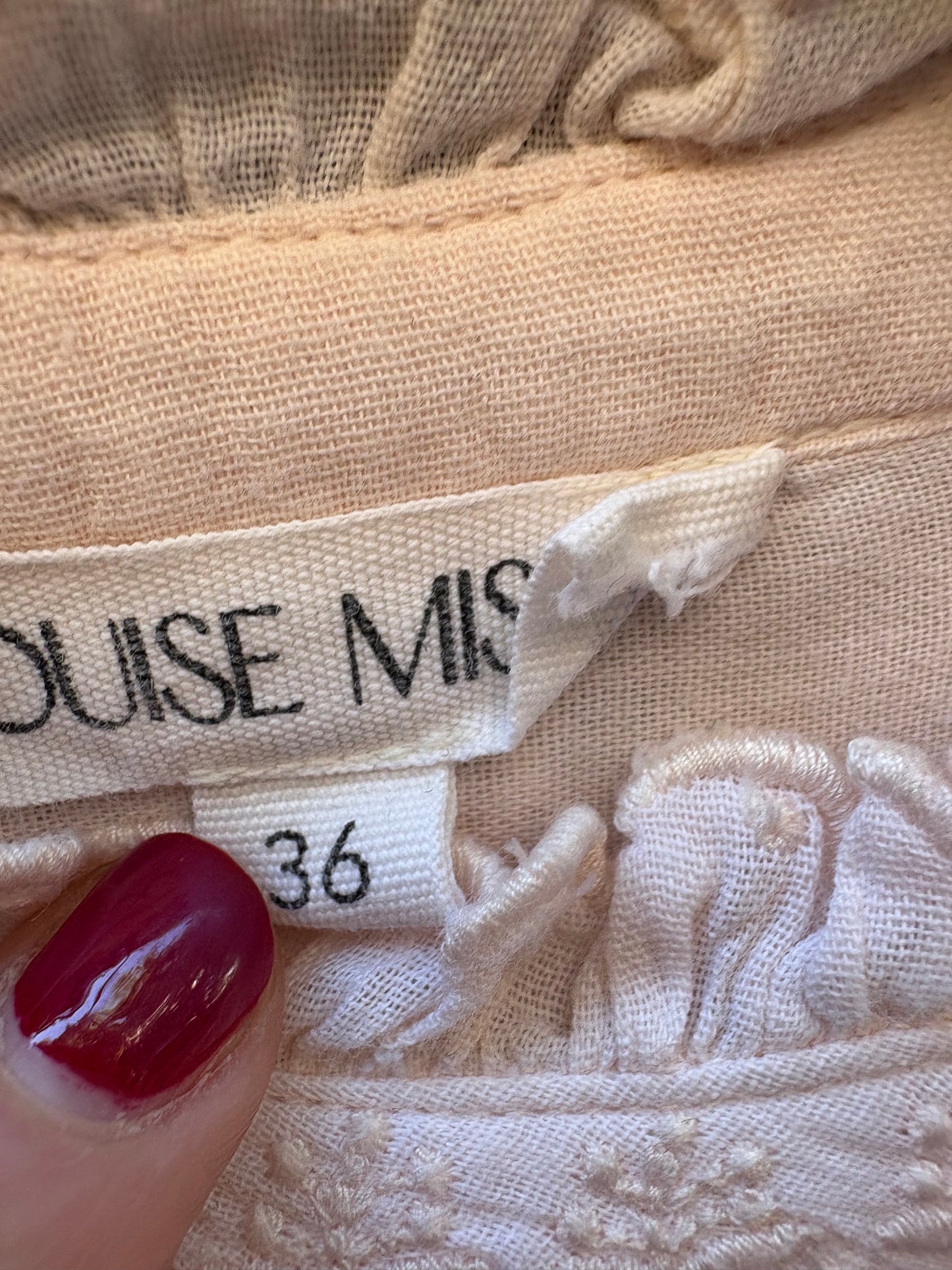 LOUISE MISHA. Blusa rosa claro bordados