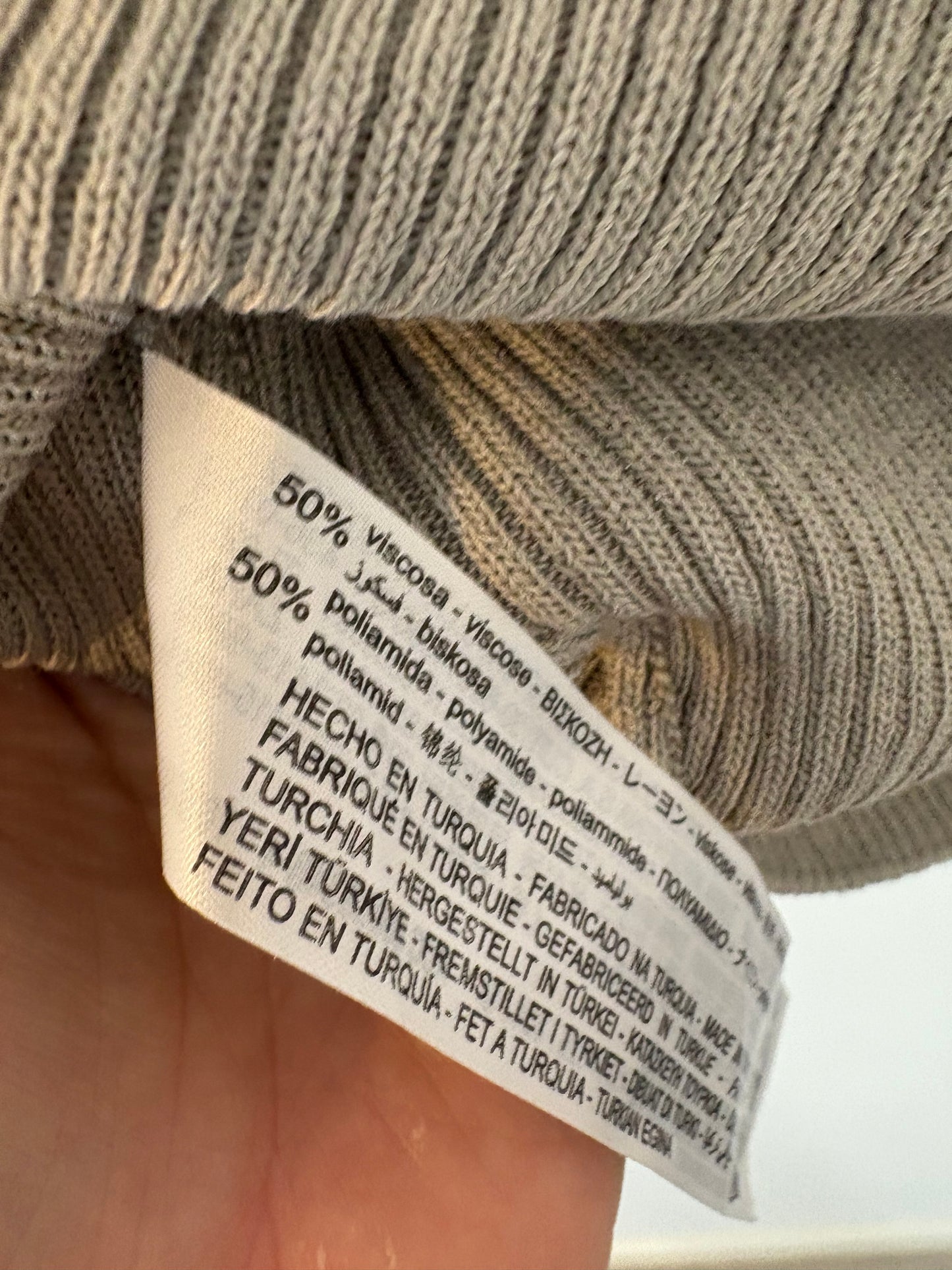 ZARA. Top gris canalé botones