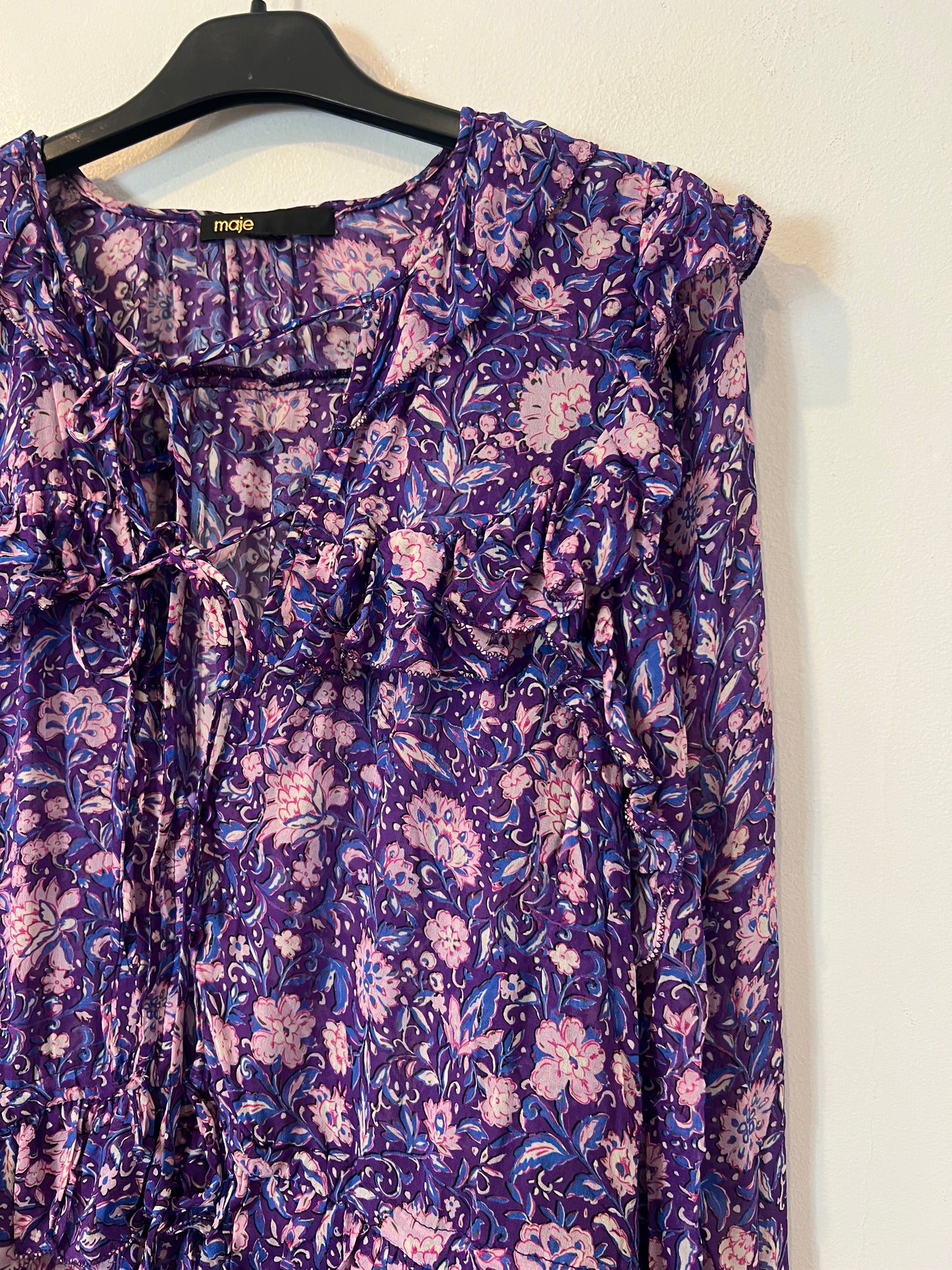 MAJE. Blusa morada estampada fluida
