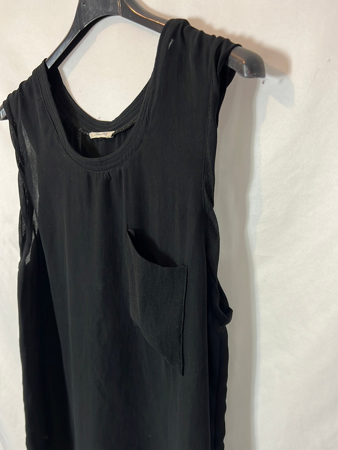 AMERICAN VINTAGE. Top negro textura bolsillo. T M