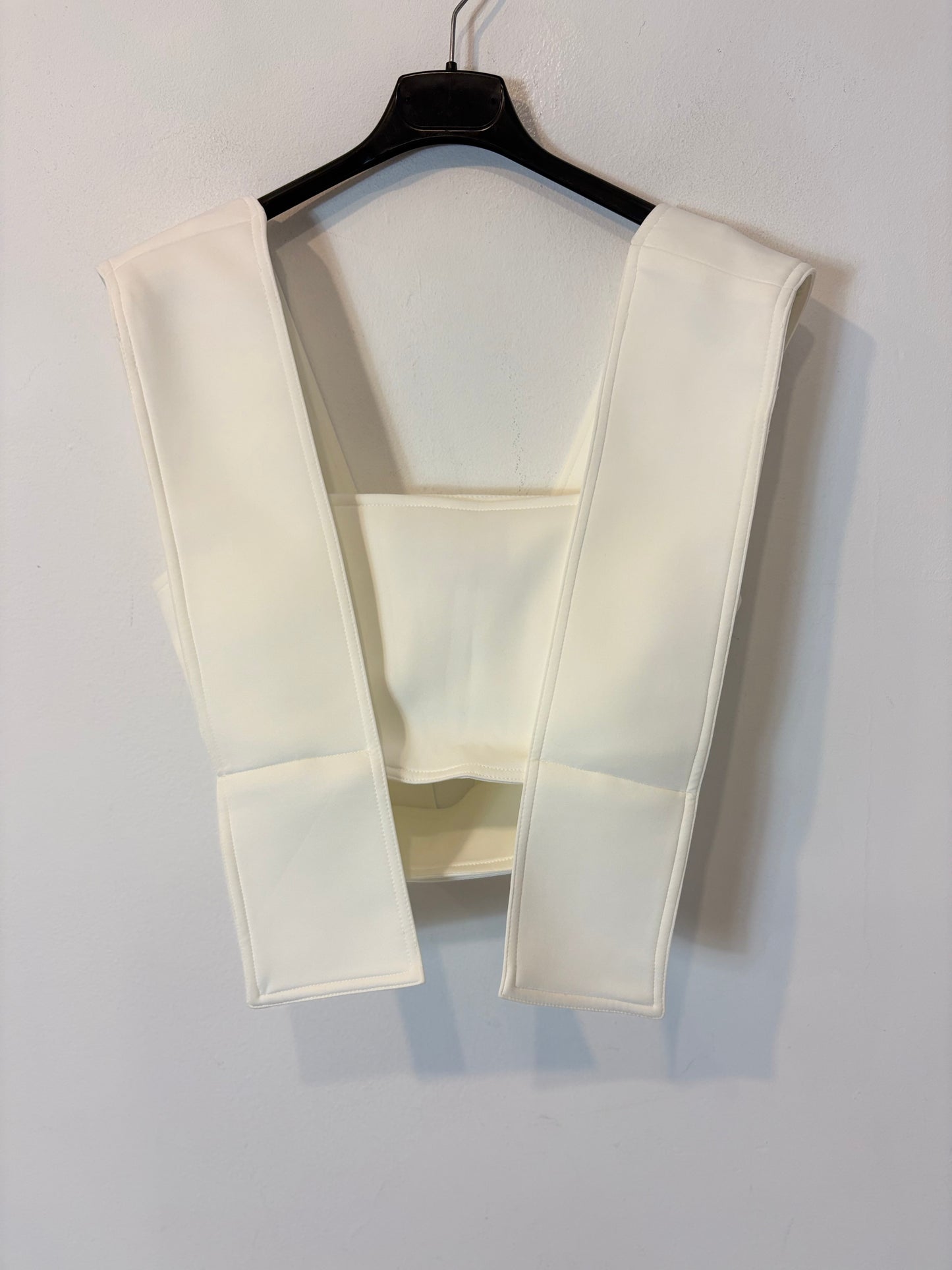 IQ COLLECTION: Top blanco estructura