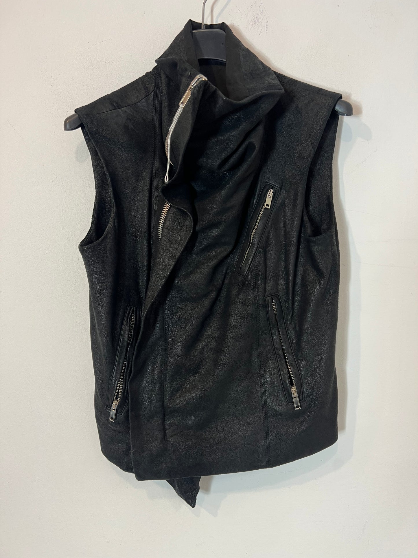RICK OWENS.  Chaleco negro piel  T.36