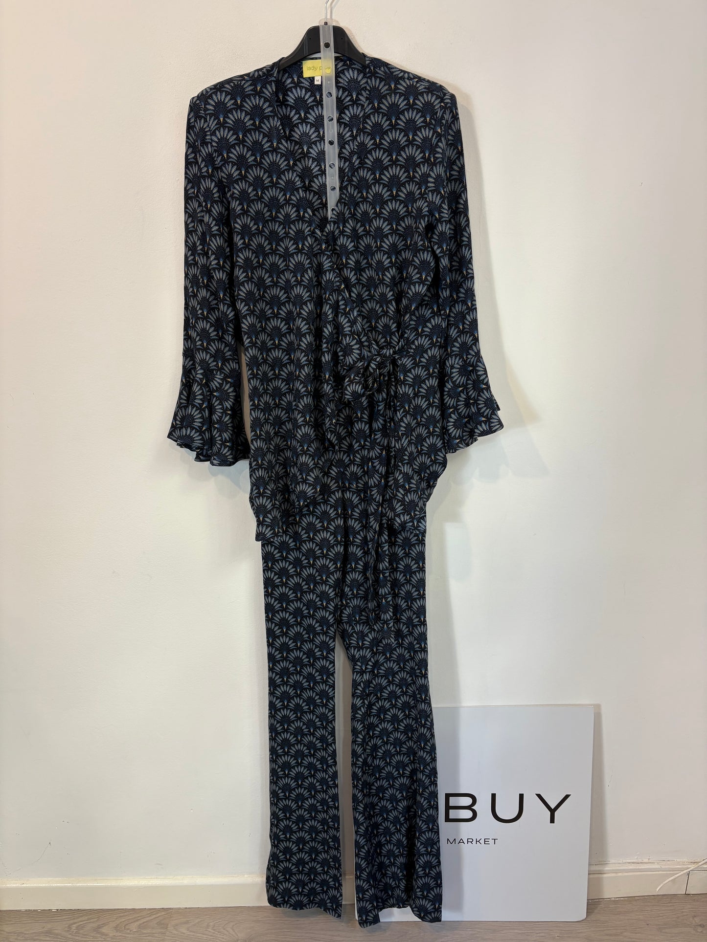 LADY PIPA. Total look azul estampado