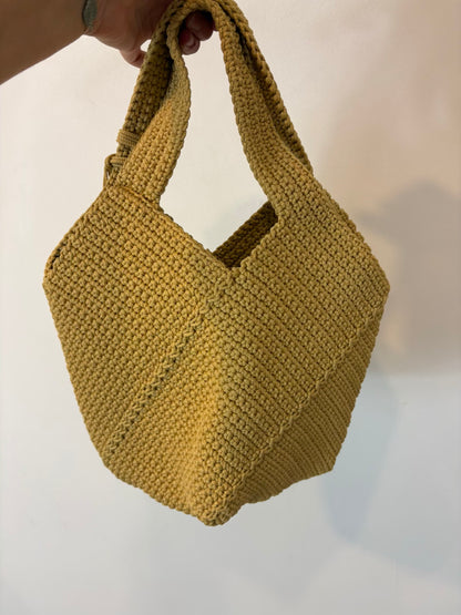 NÄT. Bolso de hombro  hecho a mano