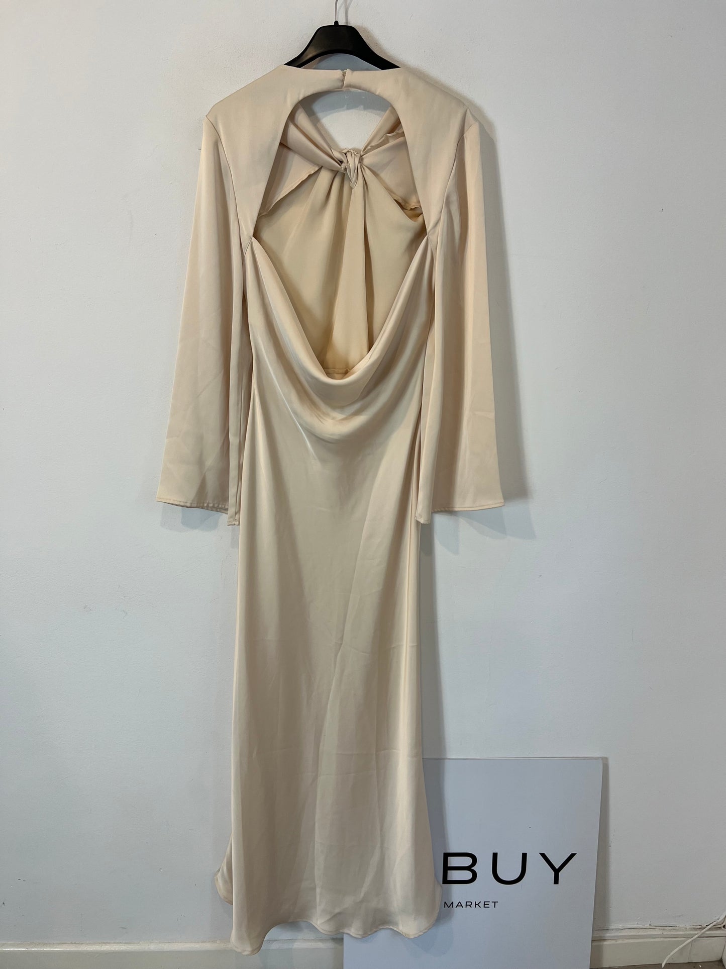 ZARA. Vestido largo beige T.m
