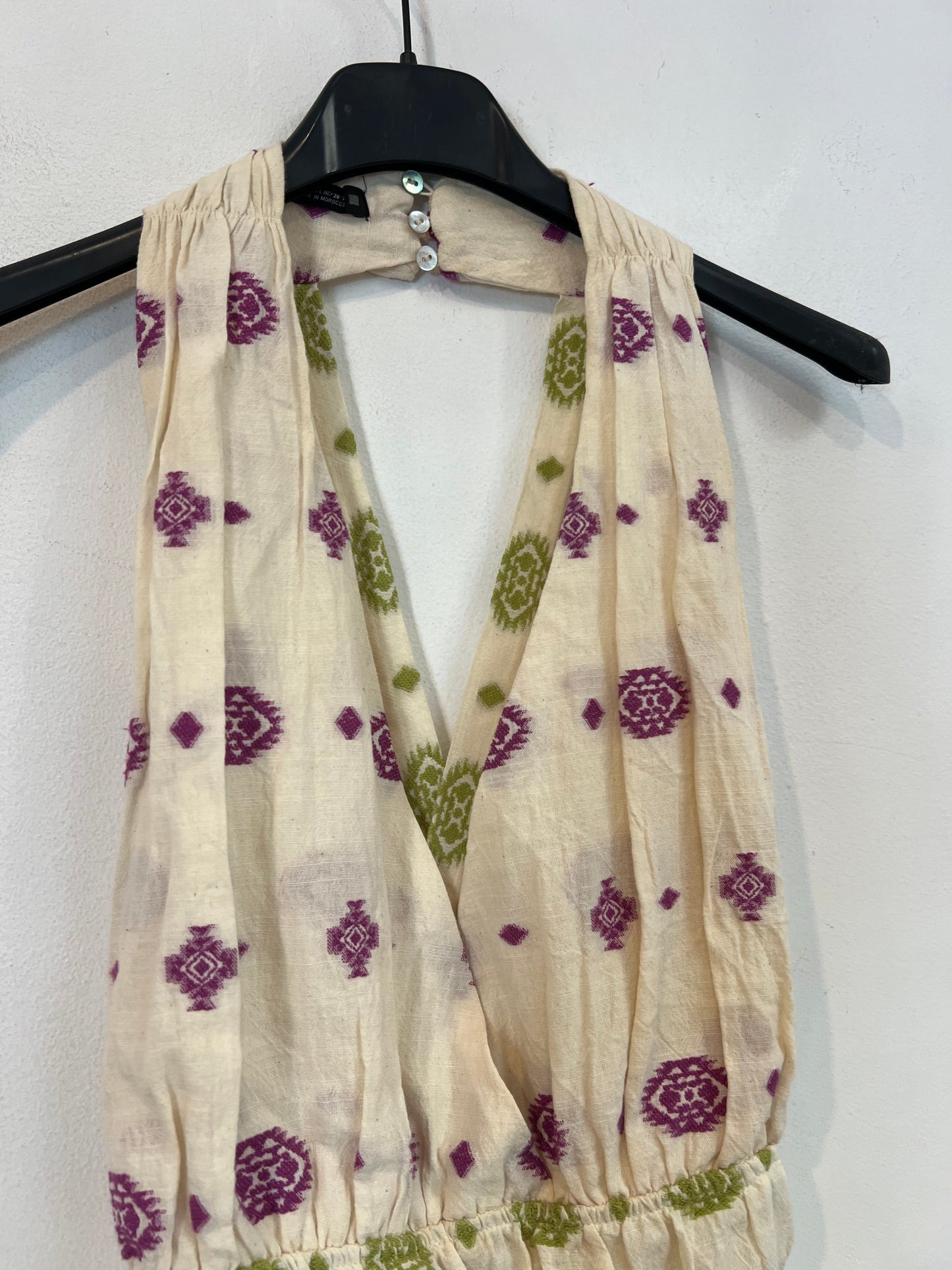 ZARA. Top beige bordado