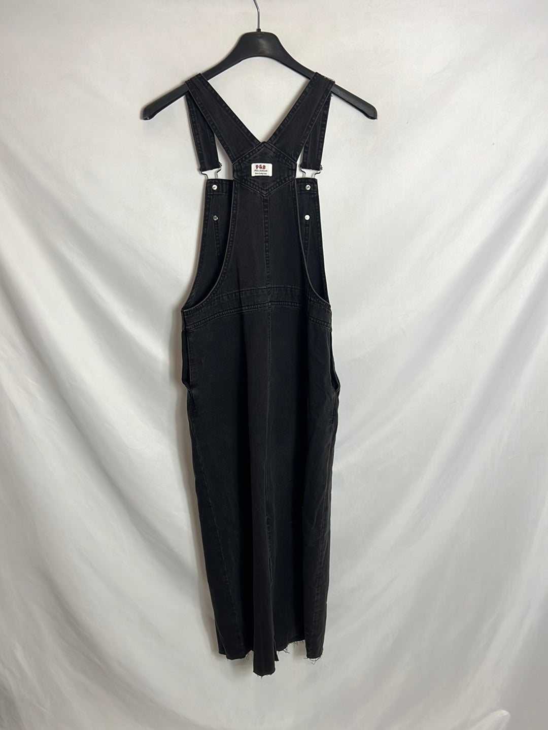 PULL&BEAR . Vestido/peto denim negro.T M