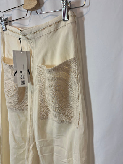 ZARA. Mini skirt with pocket detail. Size XS