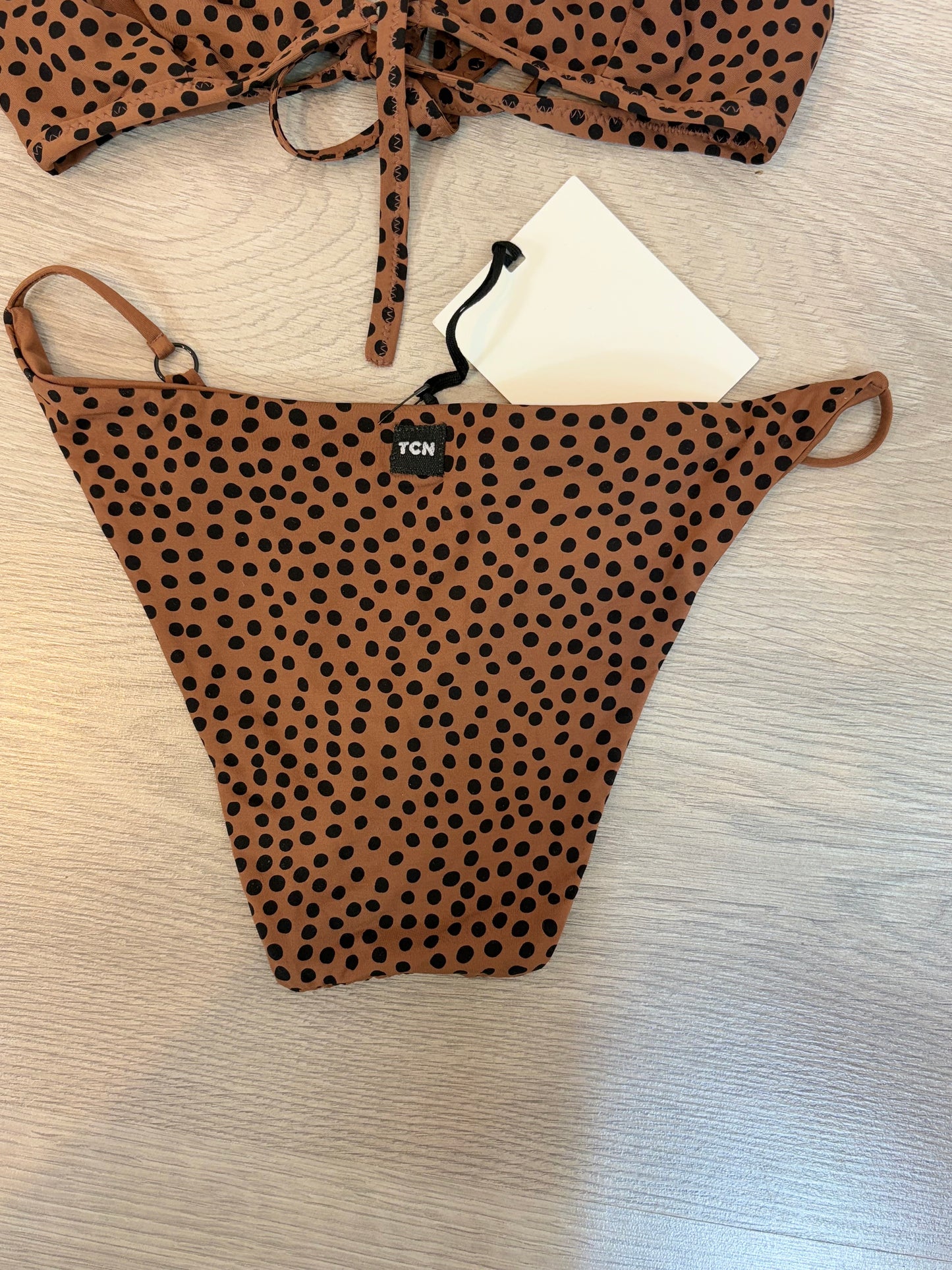 TCN. Bikini marrón topitos negros. T XS/S