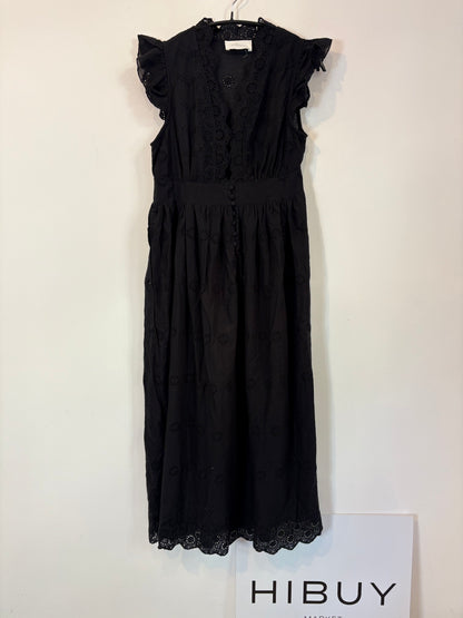 Vestido negro troquelado