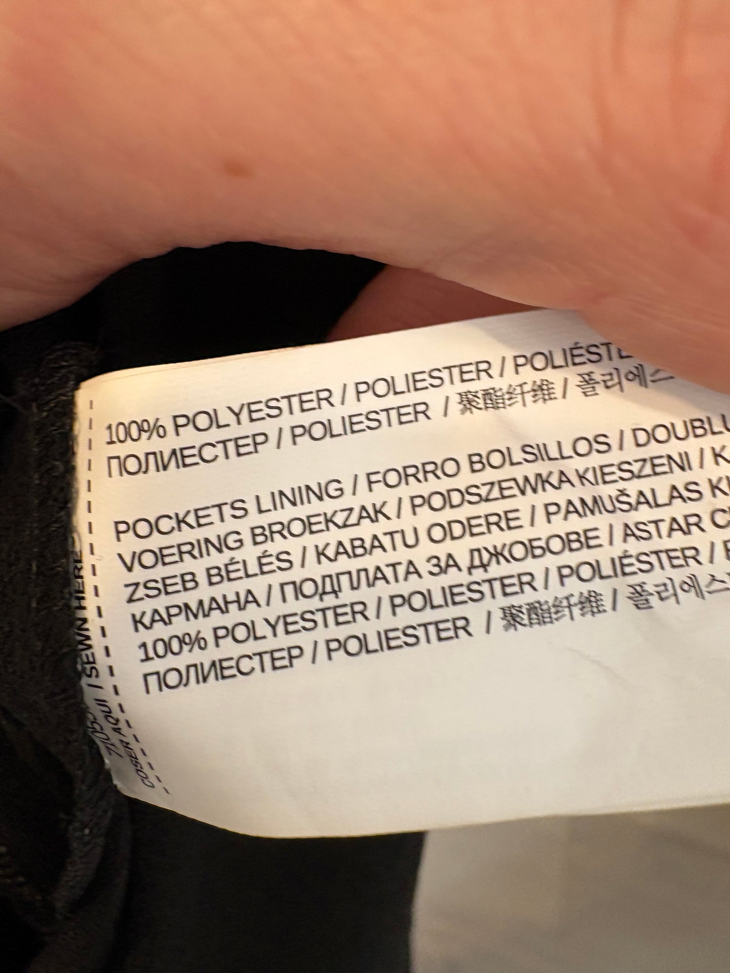 MANGO. Pantalón negro pinzas