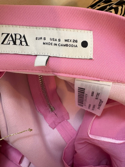 ZARA. Falda midi tablas con bolsillos