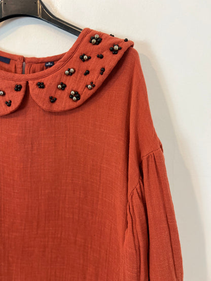 KIABI. Beaded tile blouse with TM collar