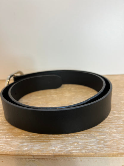 ZARA. Cinturón negro hebilla plateada. T 85