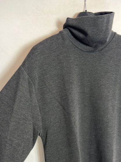 ZARA. Vestido corto gris cuello alto. T S
