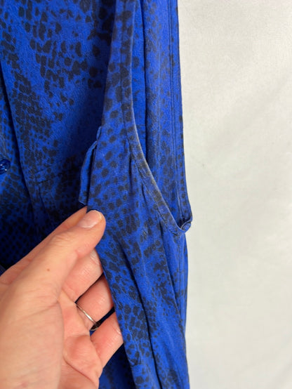 EQUIPMENT. Vestido largo seda azul print. T M