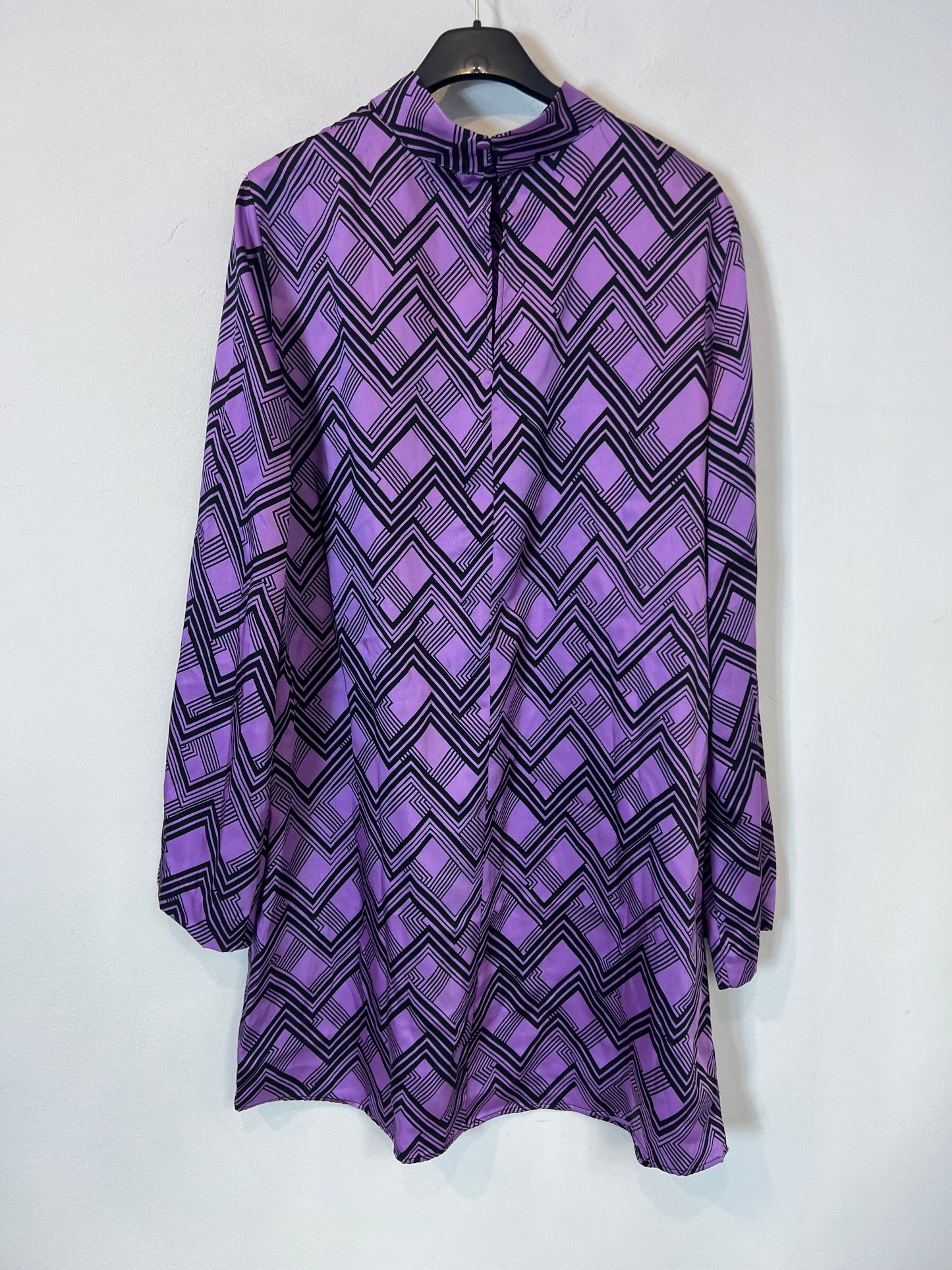 MANGO. Vestido fluido estampado retro. T L