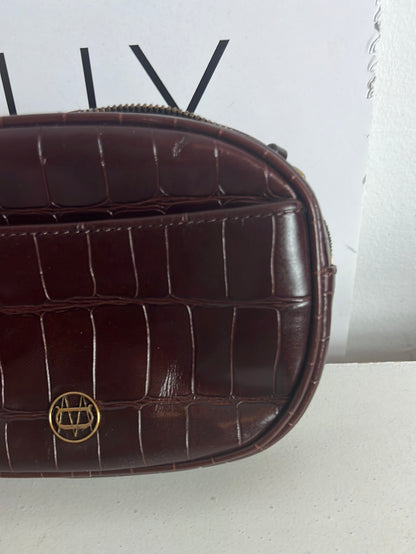 MASSIMO DUTTI. Riñonera piel marrón