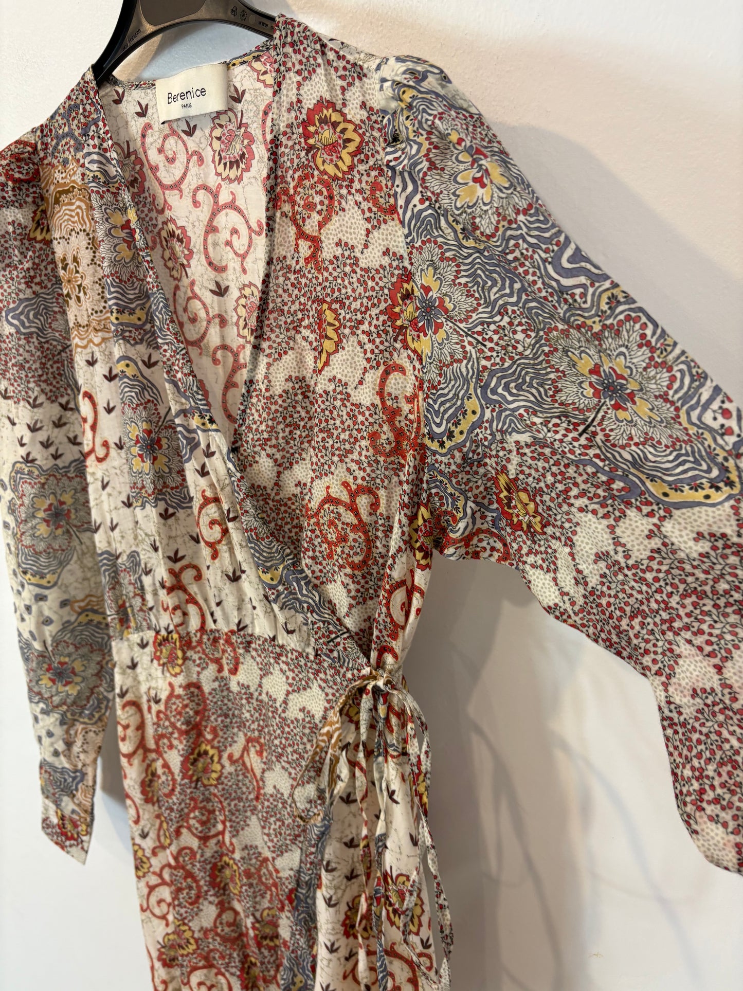 BERENICE. Vestido estampado con seda asimétrico