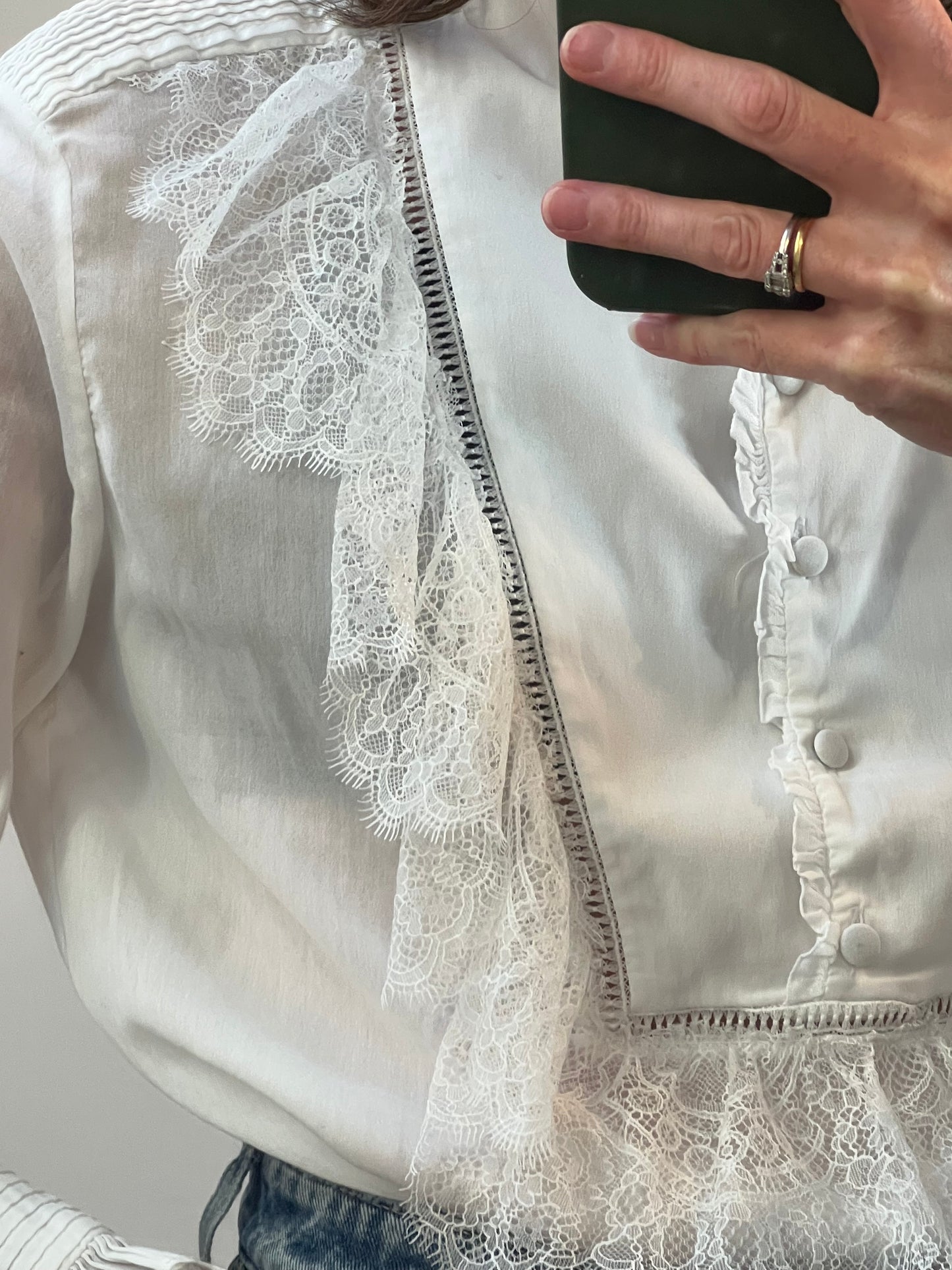 ZARA STUDIO. Blusa blanca detalles encaje T.m